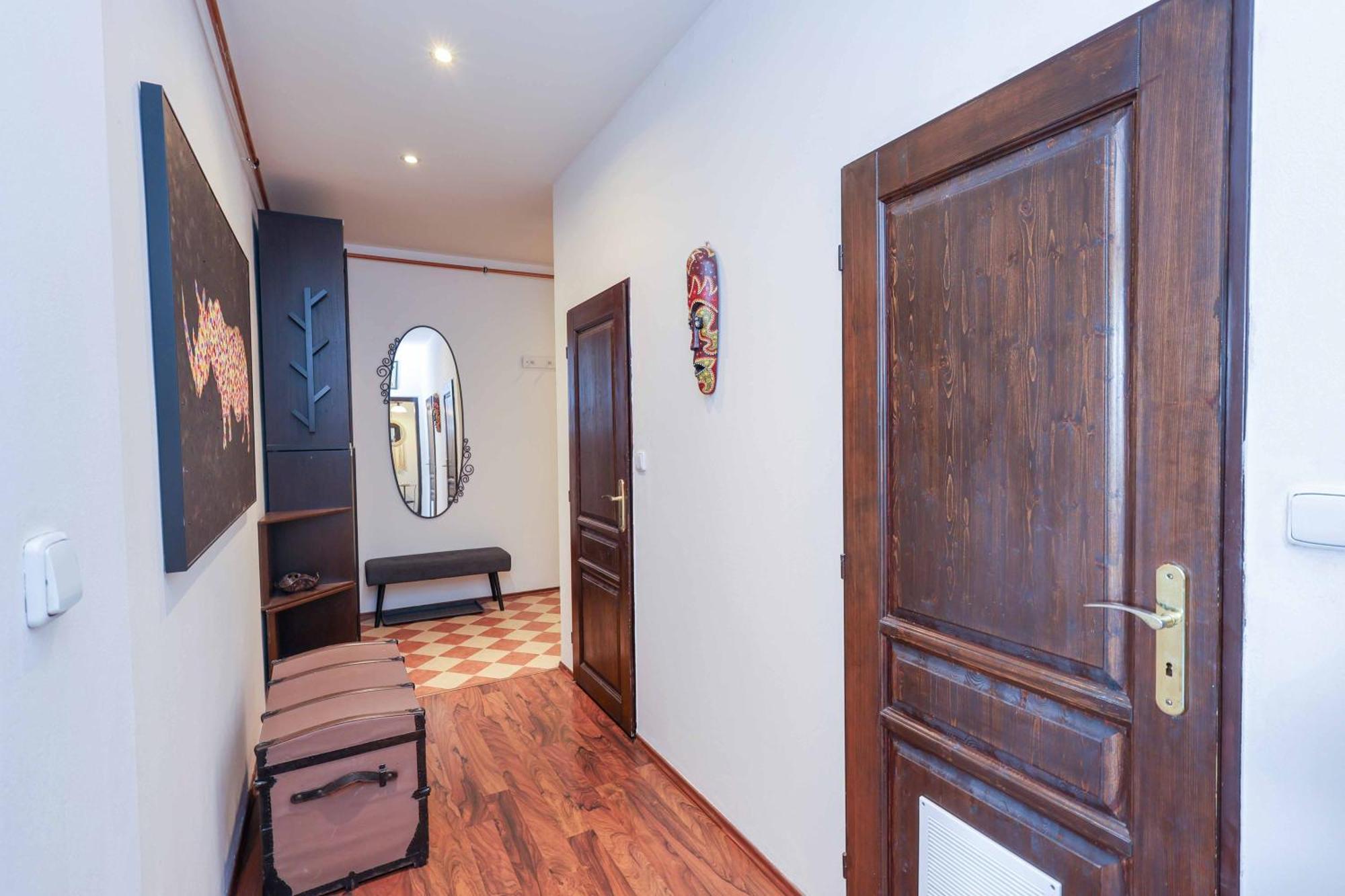 Cozy & Spacious Family Stay Near Train Station Bratislava Extérieur photo