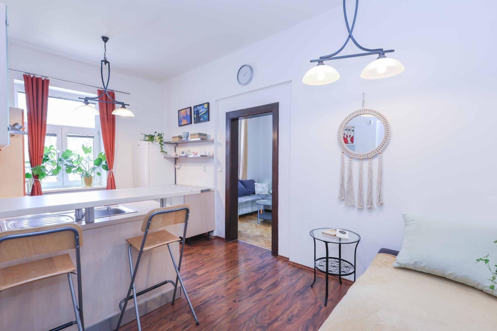 Cozy & Spacious Family Stay Near Train Station Bratislava Extérieur photo